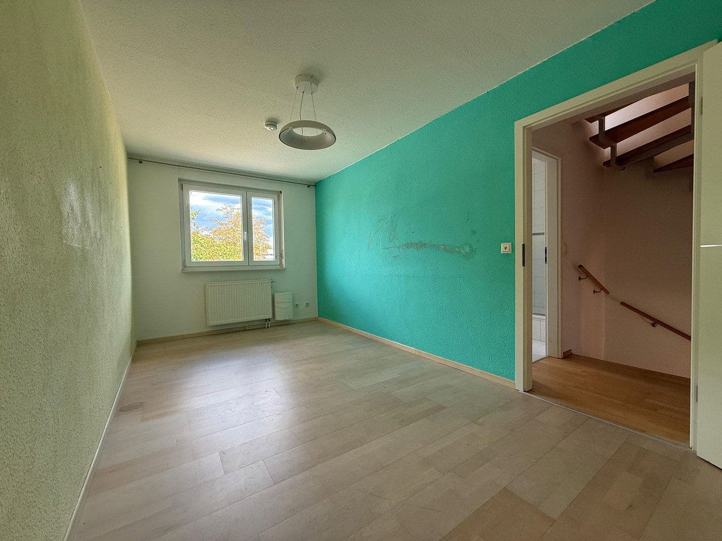 Prodej domu 131 m², pozemek 196 m², Kiefernweg 1, Rheinstetten, Bádensko-Württembersko Prodej domu 131 m², pozemek 196 m², Kiefernweg 1, Rheinstetten, Bádensko-Württembersko