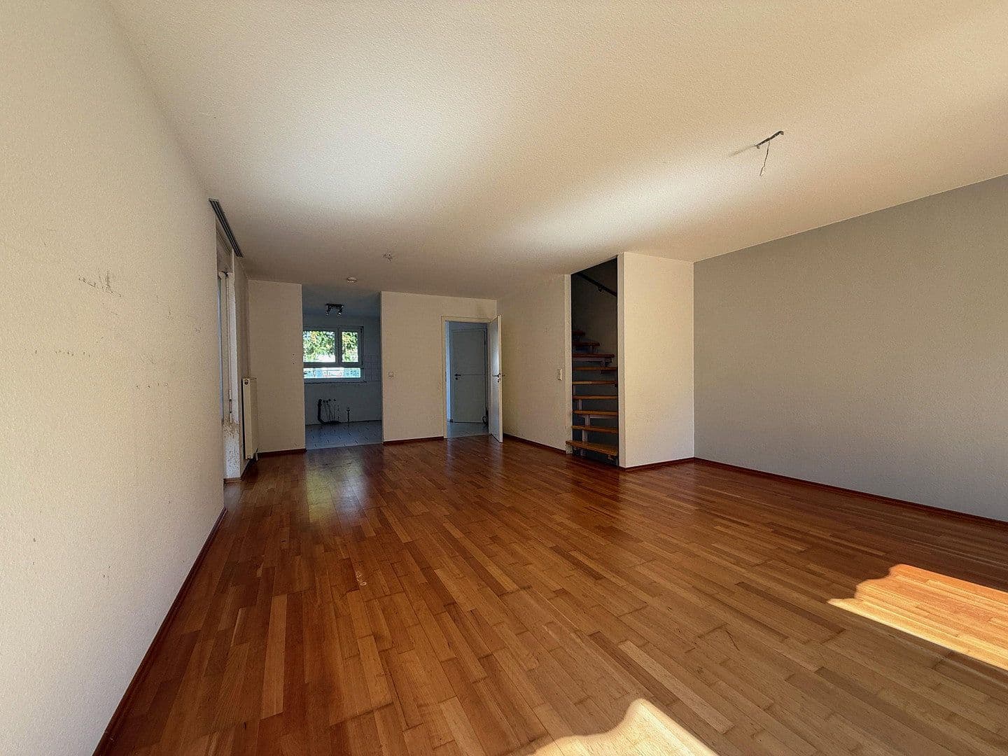 Prodej domu 131 m², pozemek 196 m², Kiefernweg 1, Rheinstetten, Bádensko-Württembersko Prodej domu 131 m², pozemek 196 m², Kiefernweg 1, Rheinstetten, Bádensko-Württembersko