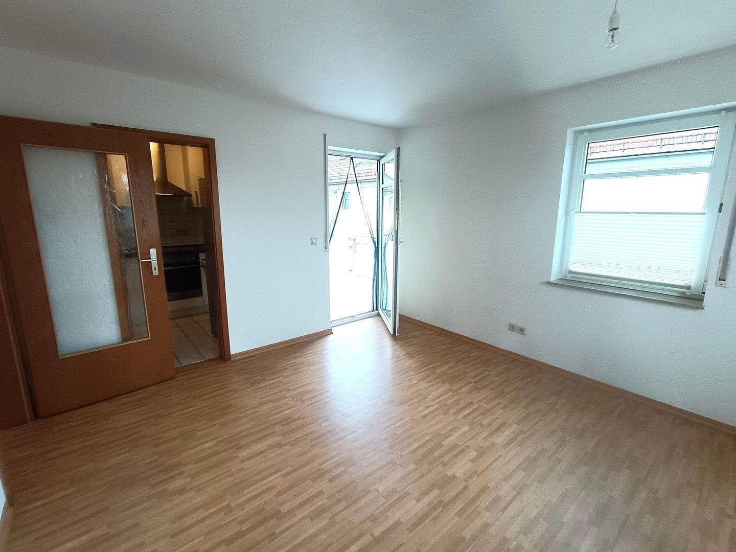 Prodej bytu 1+1 32 m², Sachsdorfer Str. 15, Dresden, Sasko Prodej bytu 1+1 32 m², Sachsdorfer Str. 15, Dresden, Sasko