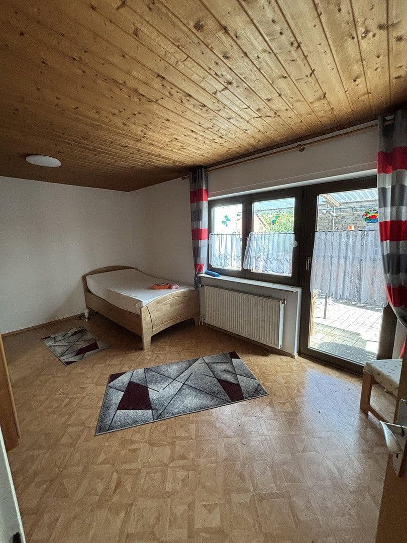 Pronájem domu 138 m², pozemek 234 m², Unkenbach, Porýní-Falc Pronájem domu 138 m², pozemek 234 m², Unkenbach, Porýní-Falc