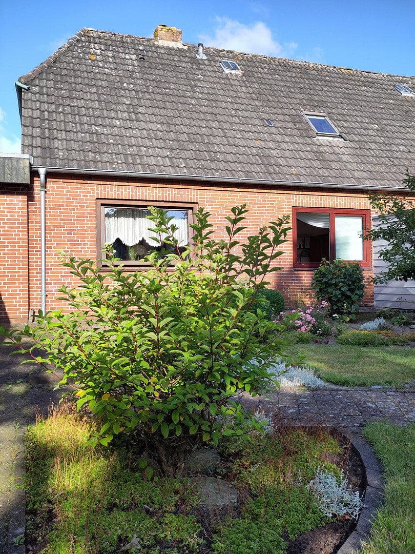 Prodej domu 121 m², pozemek 829 m², Risum-Lindholm, Šlesvicko-Holštýnsko Prodej domu 121 m², pozemek 829 m², Risum-Lindholm, Šlesvicko-Holštýnsko