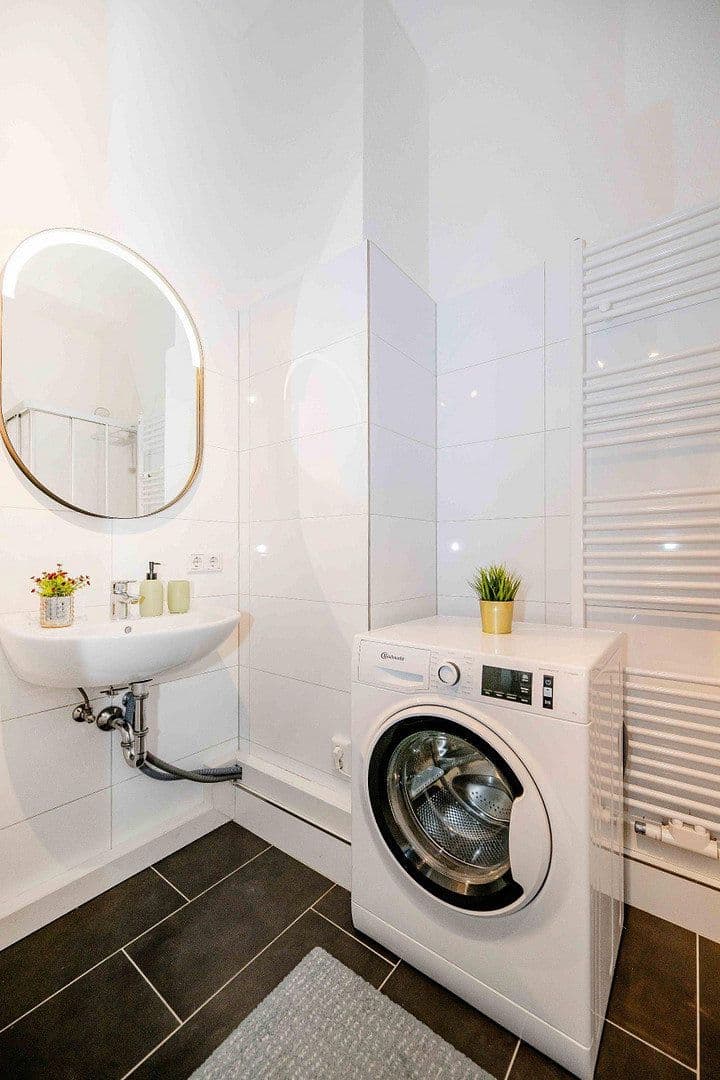 Pronájem bytu 2+1 78 m², Liebigstr 24, Düsseldorf, Severní Porýní-Vestfálsko Pronájem bytu 2+1 78 m², Liebigstr 24, Düsseldorf, Severní Porýní-Vestfálsko