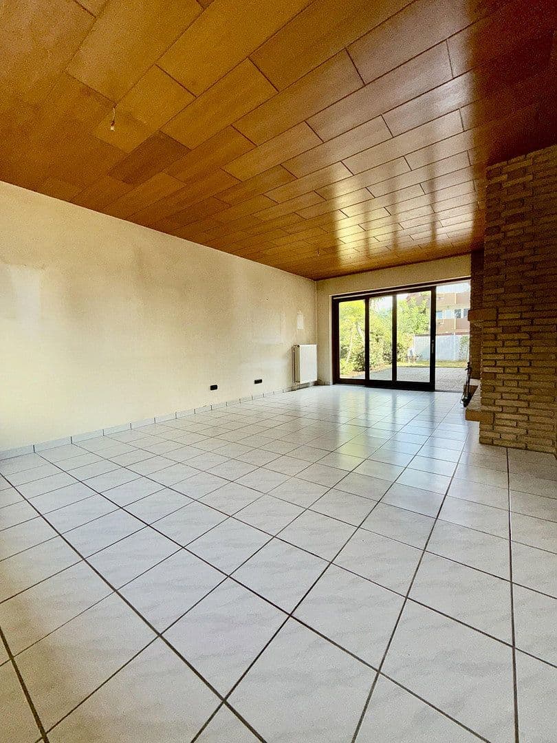 Prodej domu 152 m², pozemek 696 m², Weimarer Straße 2, Delmenhorst, Dolní Sasko Prodej domu 152 m², pozemek 696 m², Weimarer Straße 2, Delmenhorst, Dolní Sasko