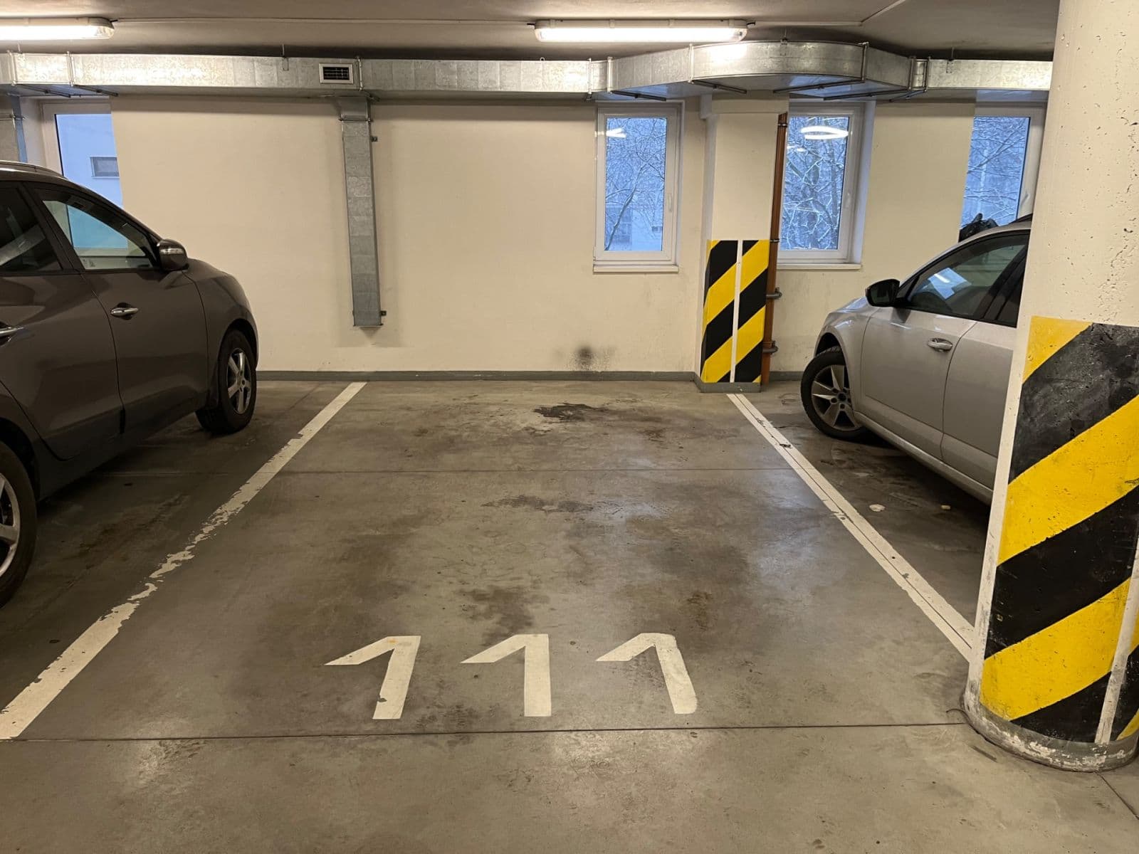 Pronájem garáže 12 m², Plzeňská, Praha, Praha Pronájem garáže 12 m², Plzeňská, Praha, Praha