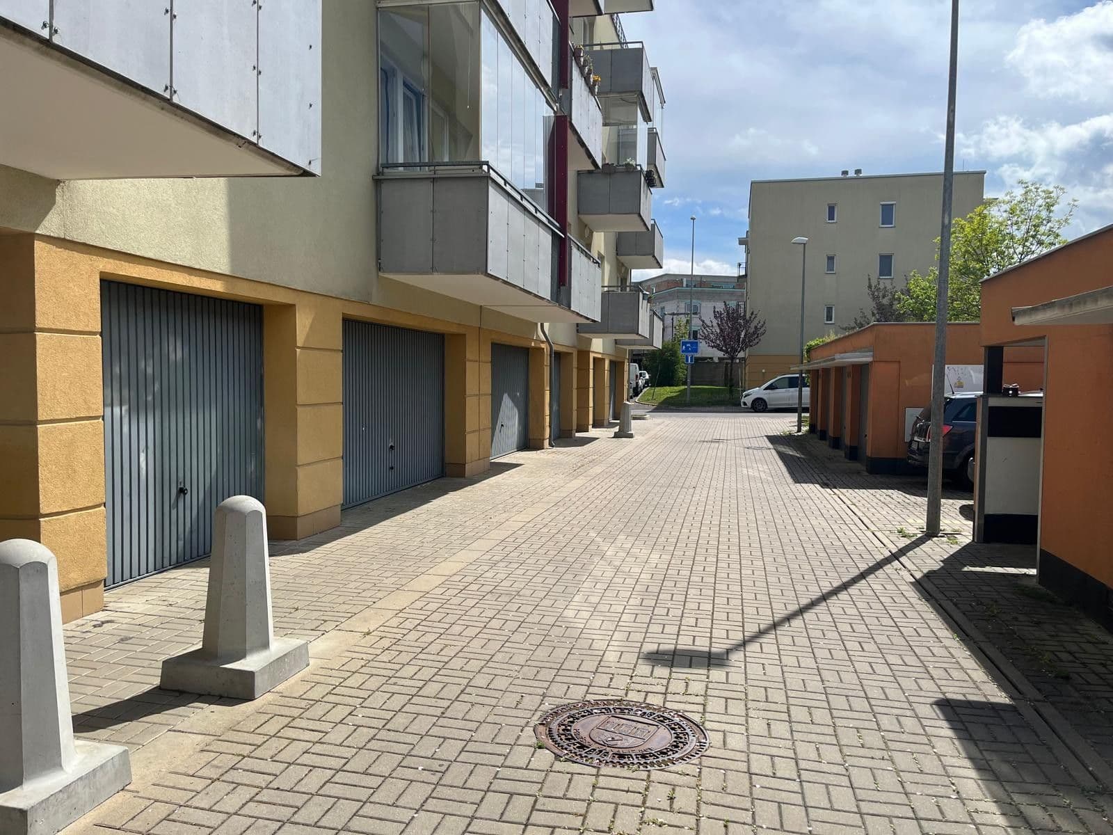 Prodej garáže 17 m², Františka Diviše, Praha, Praha Prodej garáže 17 m², Františka Diviše, Praha, Praha