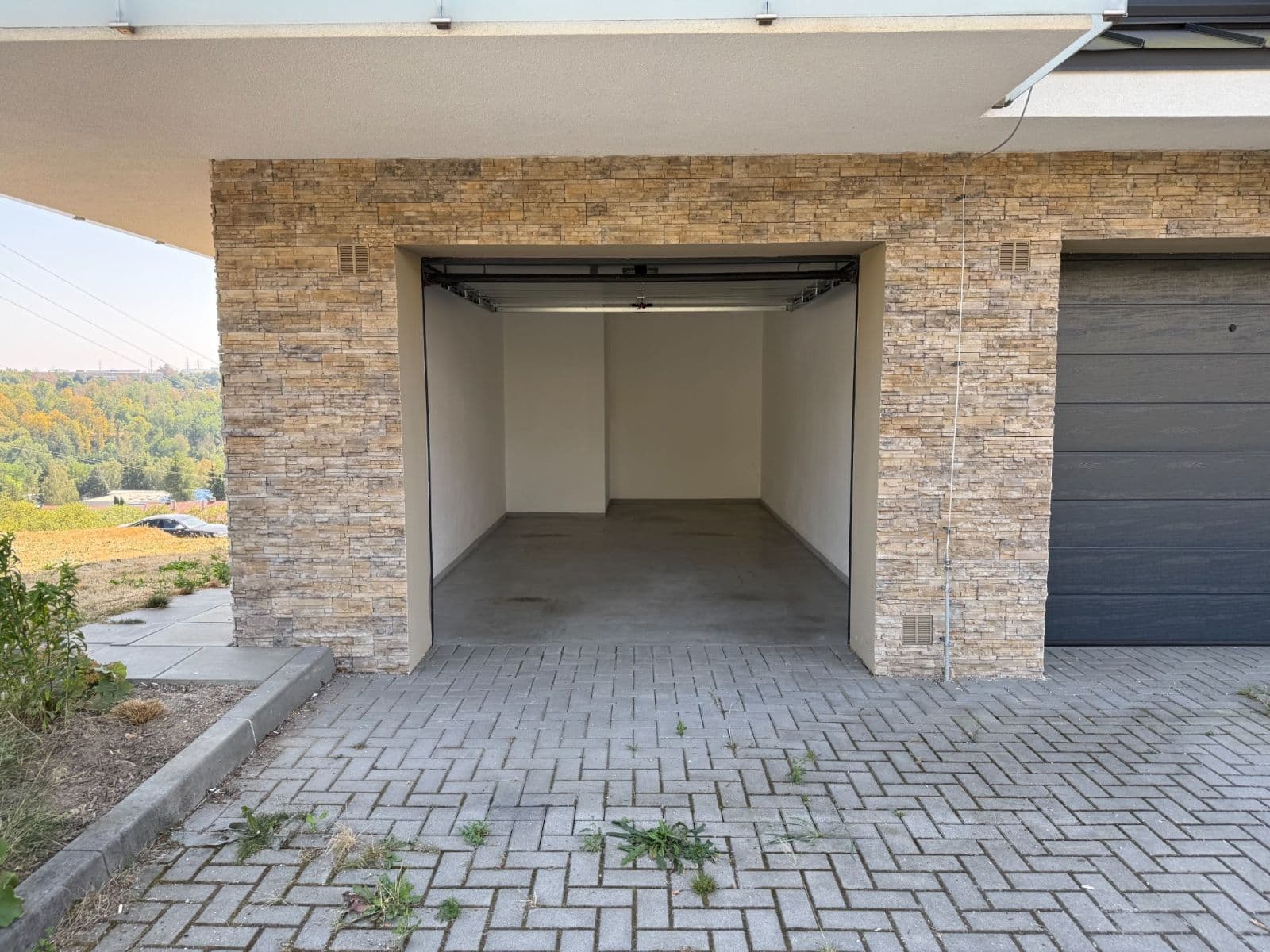 Pronájem garáže 18 m², Střední, Velké Meziříčí, Kraj Vysočina Pronájem garáže 18 m², Střední, Velké Meziříčí, Kraj Vysočina
