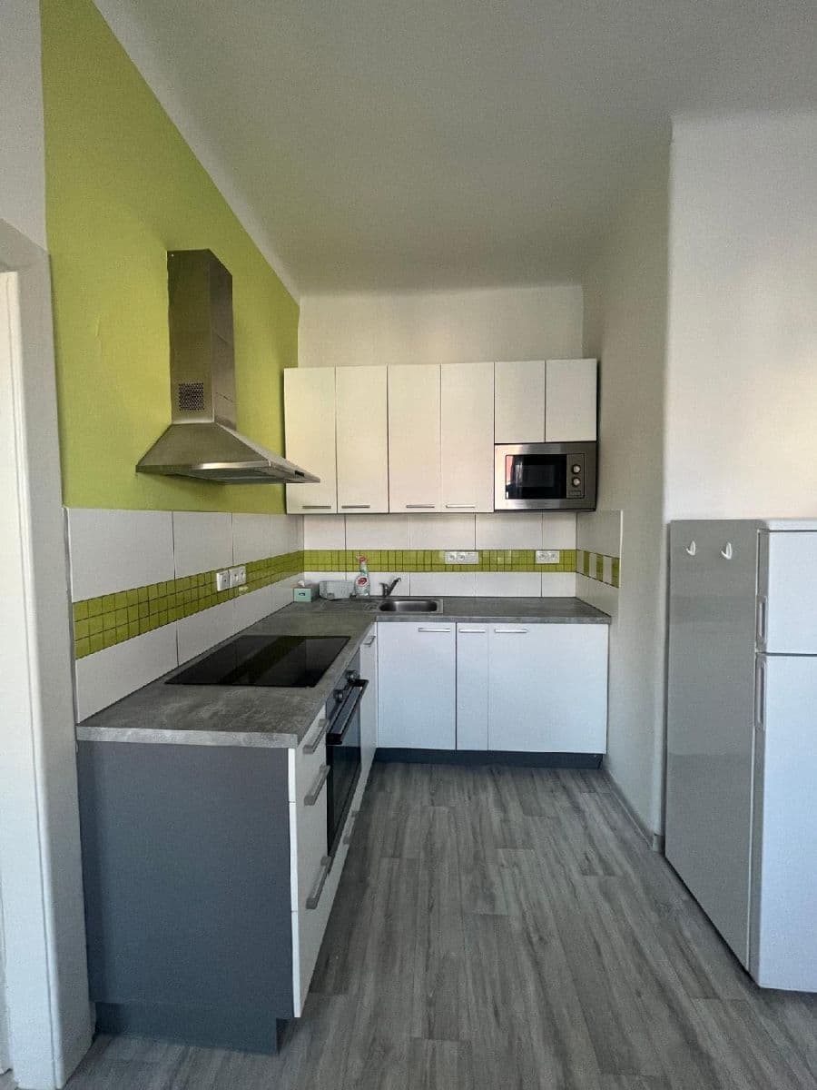 Pronájem bytu 1+1 45 m², Šmeralova, Olomouc, Olomoucký kraj Pronájem bytu 1+1 45 m², Šmeralova, Olomouc, Olomoucký kraj