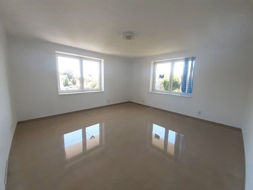 Pronájem bytu 4+1 150 m², Na Zlaté stoce, České Budějovice, Jihočeský kraj Pronájem bytu 4+1 150 m², Na Zlaté stoce, České Budějovice, Jihočeský kraj
