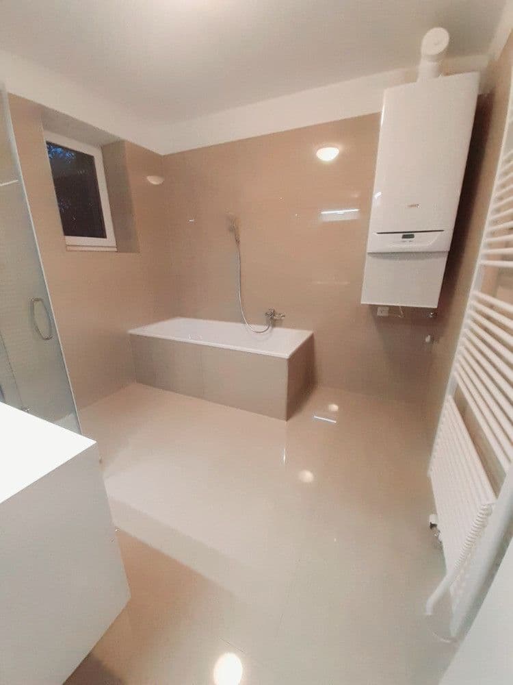 Pronájem bytu 4+1 150 m², Na Zlaté stoce, České Budějovice, Jihočeský kraj Pronájem bytu 4+1 150 m², Na Zlaté stoce, České Budějovice, Jihočeský kraj