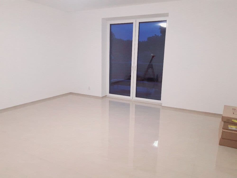 Pronájem bytu 4+1 150 m², Na Zlaté stoce, České Budějovice, Jihočeský kraj Pronájem bytu 4+1 150 m², Na Zlaté stoce, České Budějovice, Jihočeský kraj