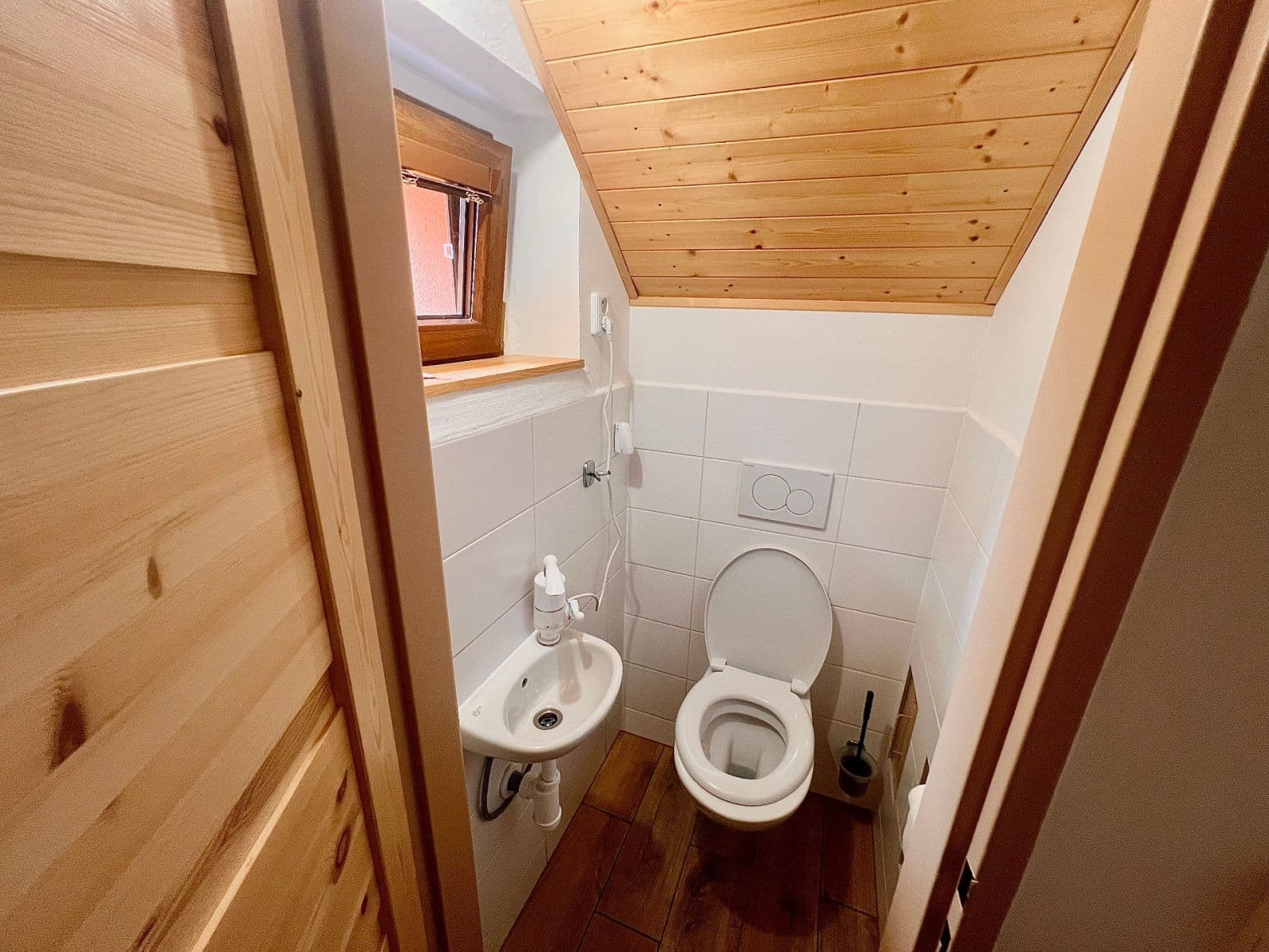 Prodej chaty, chalupy 145 m², pozemek 1.134 m², Hrob, Ústecký kraj Prodej chaty, chalupy 145 m², pozemek 1.134 m², Hrob, Ústecký kraj