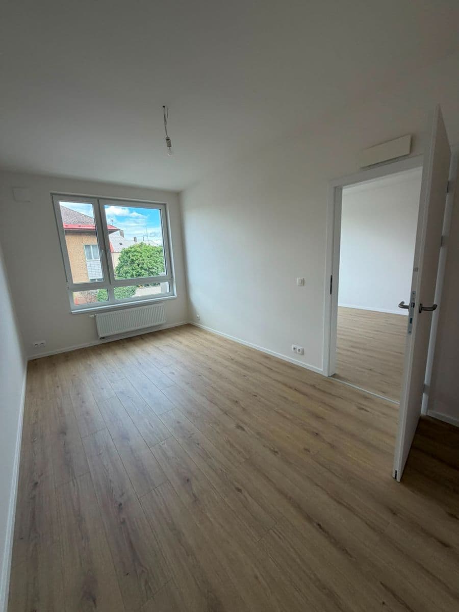 Prodej bytu 2+kk 47 m², Ke stadionu, Kladno, Středočeský kraj Prodej bytu 2+kk 47 m², Ke stadionu, Kladno, Středočeský kraj