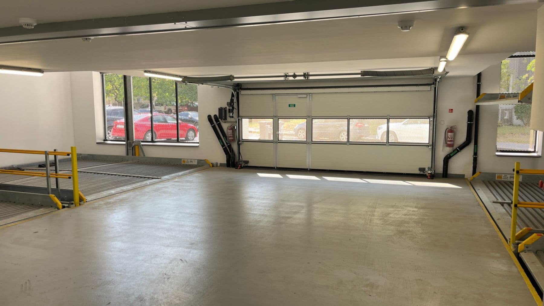 Pronájem garáže 13 m², Kardašovská, Praha, Praha Pronájem garáže 13 m², Kardašovská, Praha, Praha