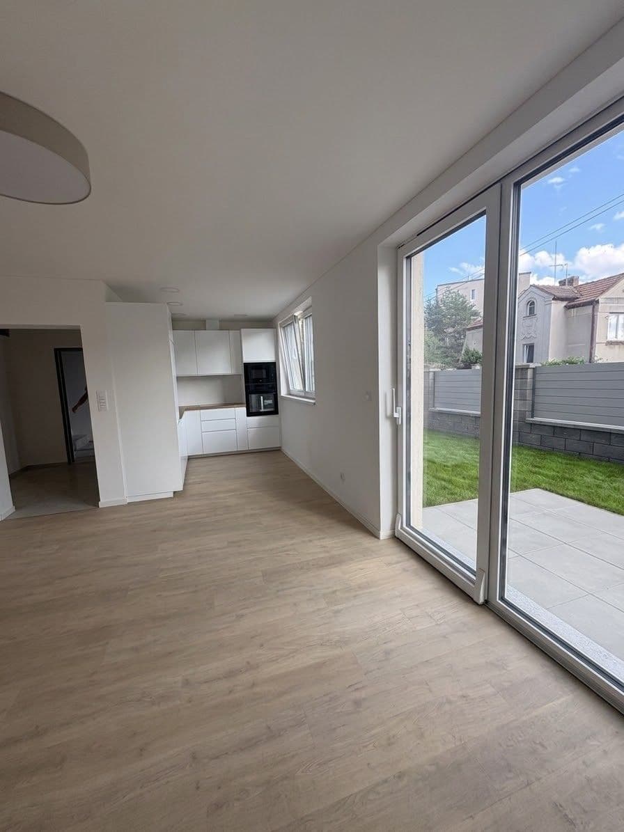 Pronájem bytu 2+kk 50 m², Ohnivcova, Praha, Praha Pronájem bytu 2+kk 50 m², Ohnivcova, Praha, Praha
