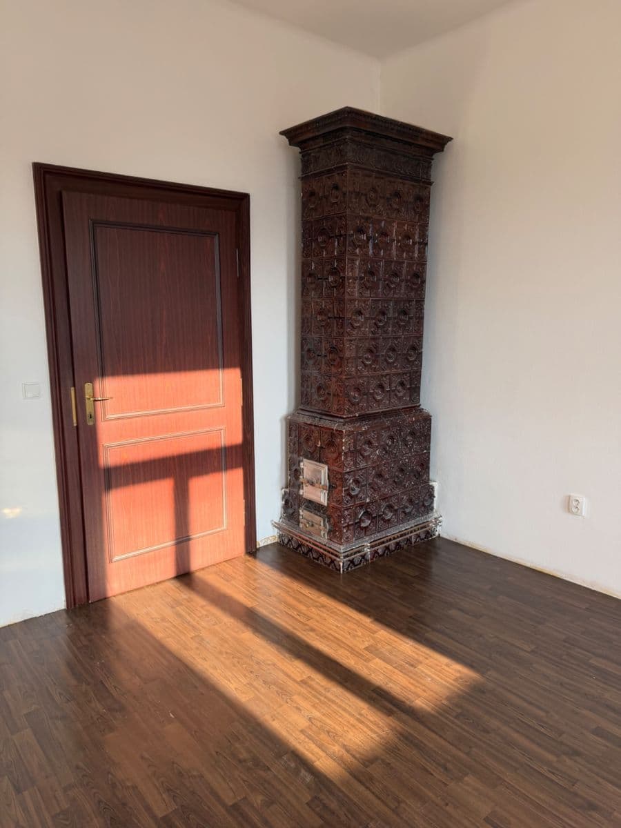 Pronájem bytu 4+1 119 m², 26. dubna, Cheb, Karlovarský kraj Pronájem bytu 4+1 119 m², 26. dubna, Cheb, Karlovarský kraj