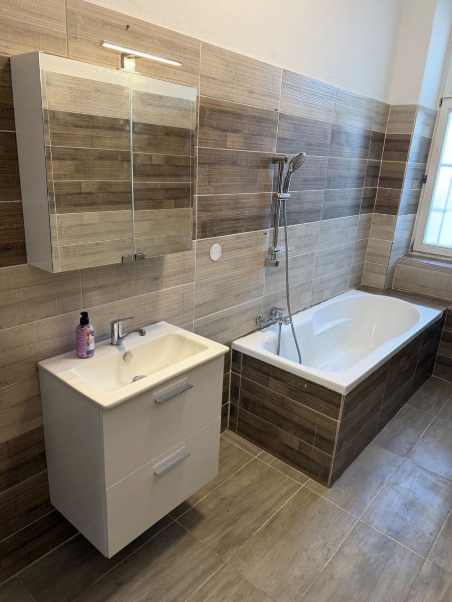 Pronájem bytu 4+1 119 m², 26. dubna, Cheb, Karlovarský kraj Pronájem bytu 4+1 119 m², 26. dubna, Cheb, Karlovarský kraj