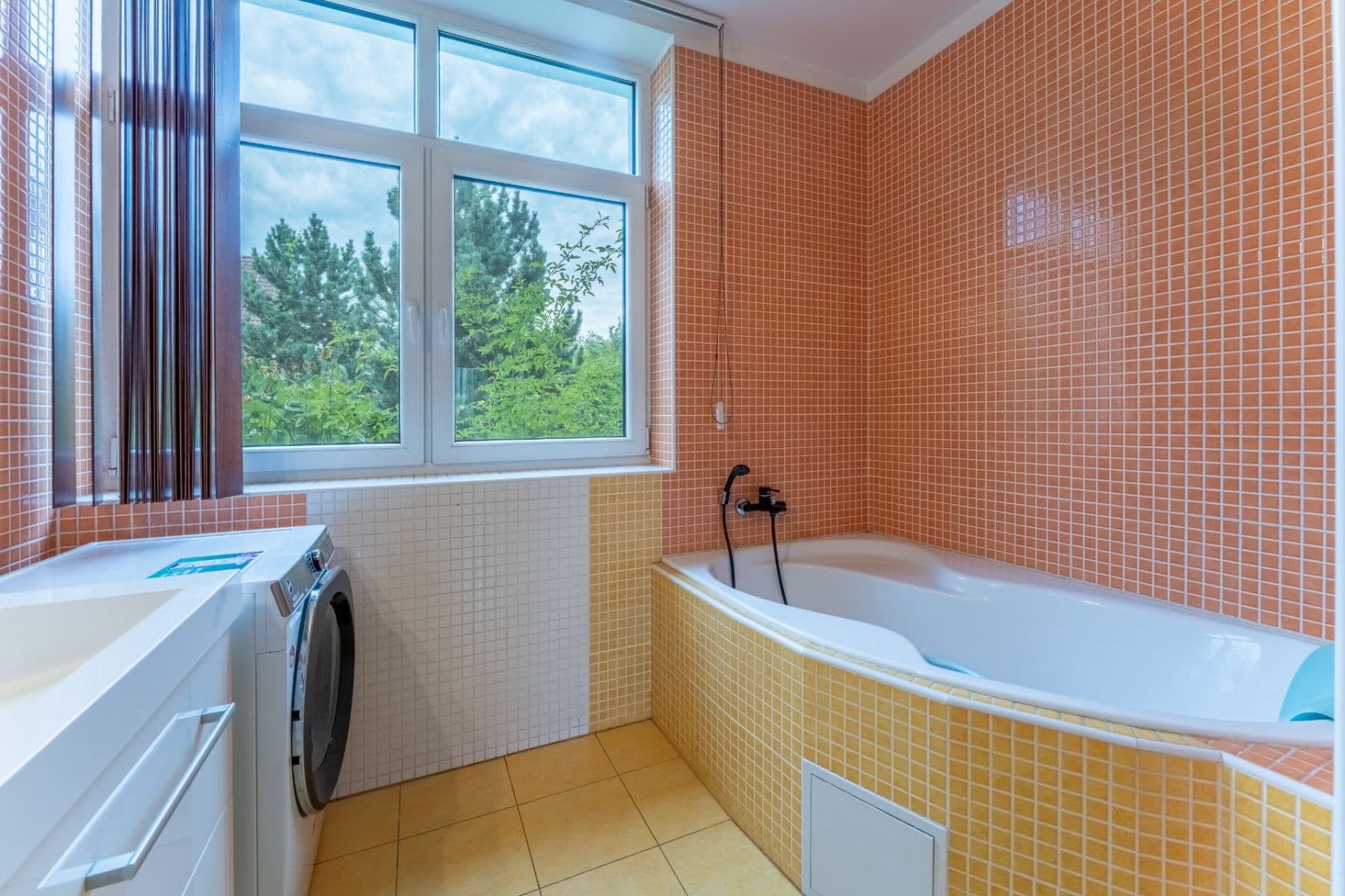 Prodej domu 158 m², pozemek 700 m², U Potoka, Mukařov, Středočeský kraj Prodej domu 158 m², pozemek 700 m², U Potoka, Mukařov, Středočeský kraj