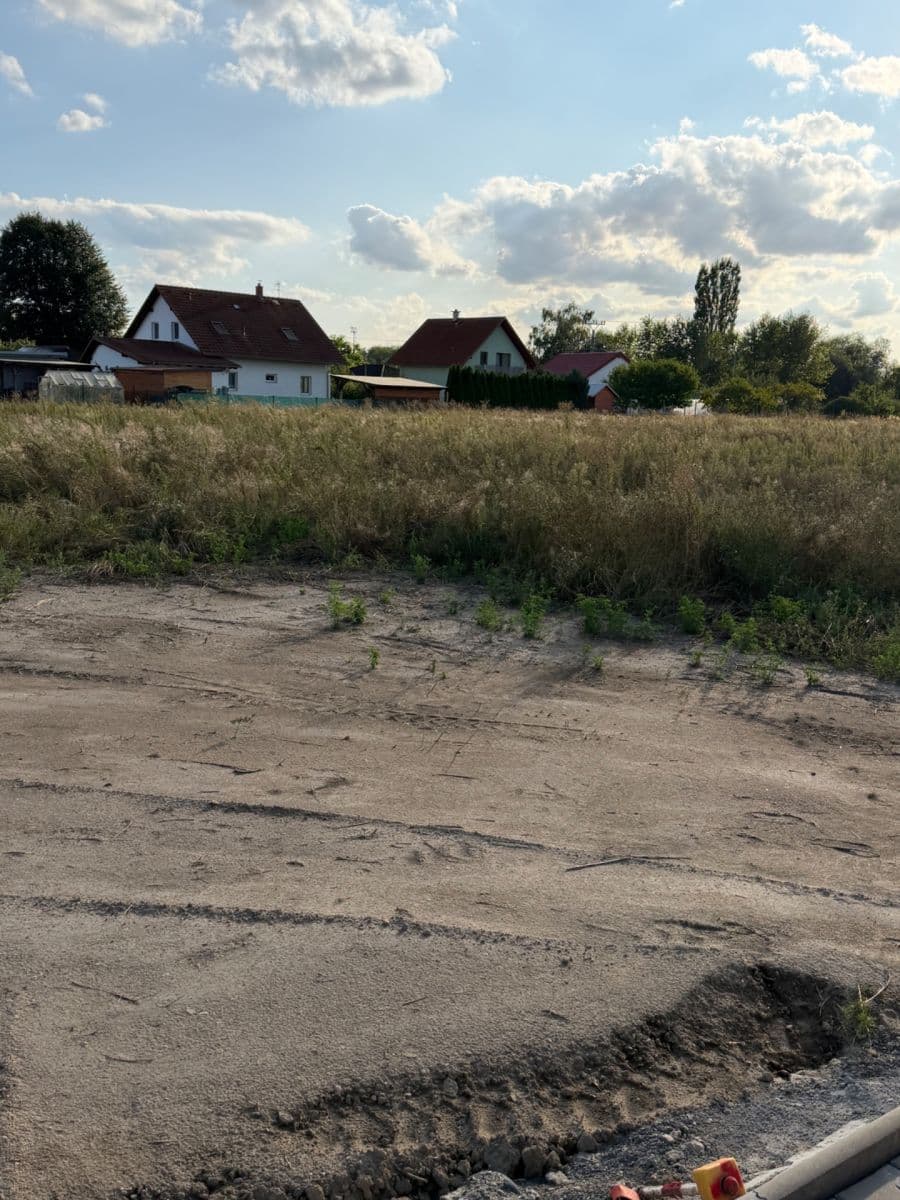 Prodej pozemku 4.600 m², Kostěnice, Pardubický kraj Prodej pozemku 4.600 m², Kostěnice, Pardubický kraj