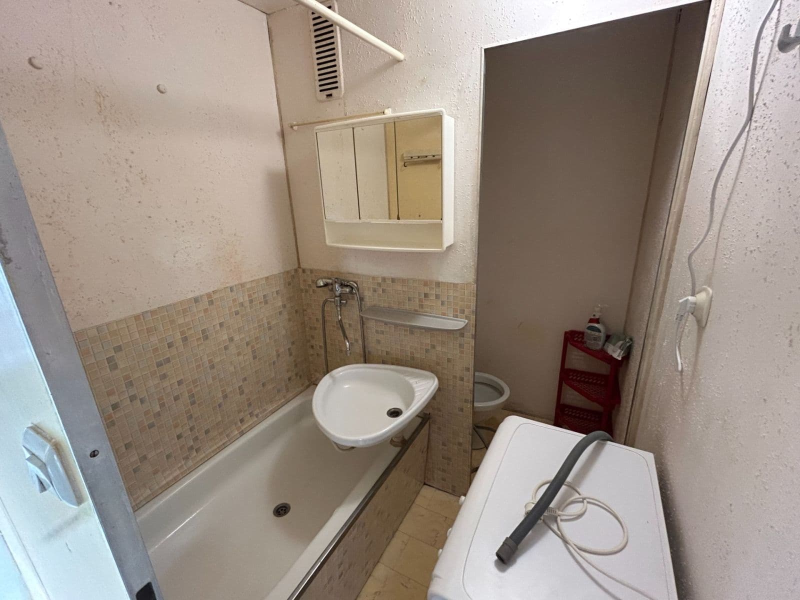 Pronájem bytu 1+kk 22 m², Ladova, Ústí nad Labem, Ústecký kraj Pronájem bytu 1+kk 22 m², Ladova, Ústí nad Labem, Ústecký kraj