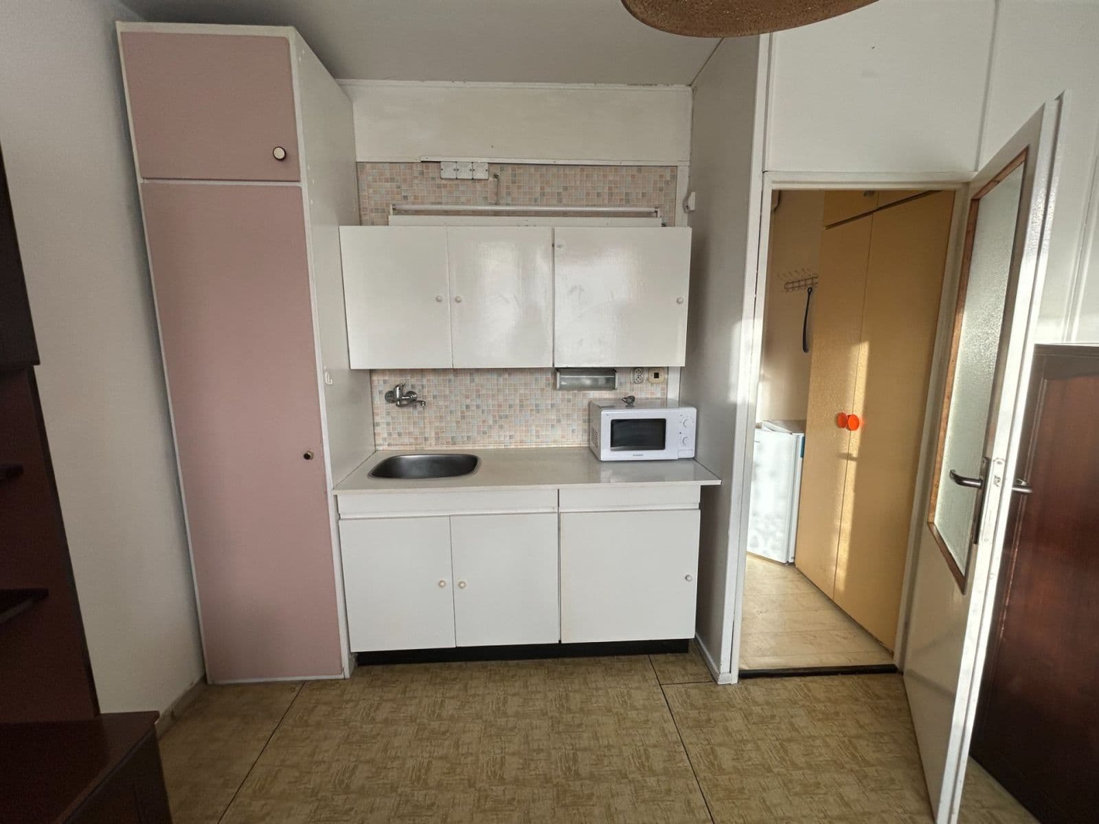 Pronájem bytu 1+kk 22 m², Ladova, Ústí nad Labem, Ústecký kraj Pronájem bytu 1+kk 22 m², Ladova, Ústí nad Labem, Ústecký kraj