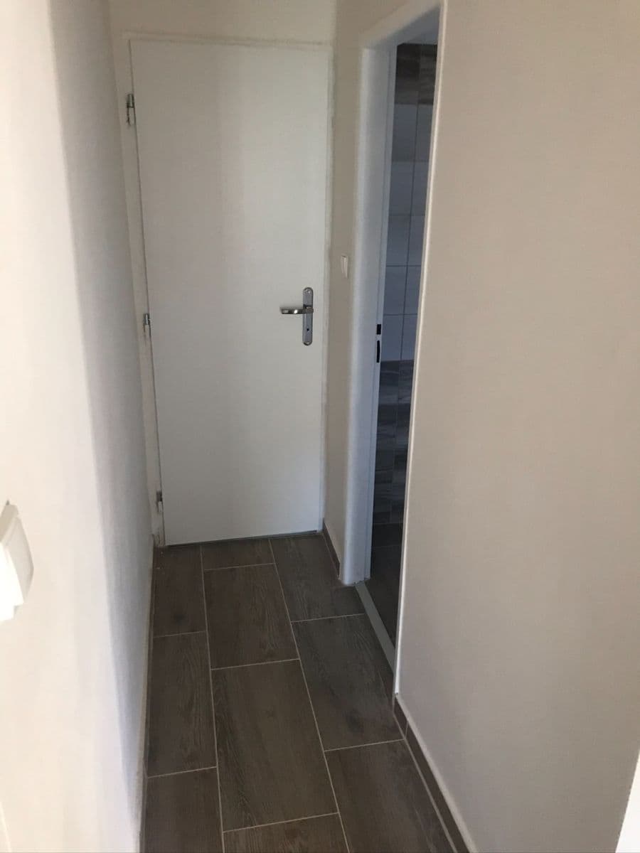 Pronájem bytu 2+1 52 m², 5. května, Mníšek pod Brdy, Středočeský kraj Pronájem bytu 2+1 52 m², 5. května, Mníšek pod Brdy, Středočeský kraj