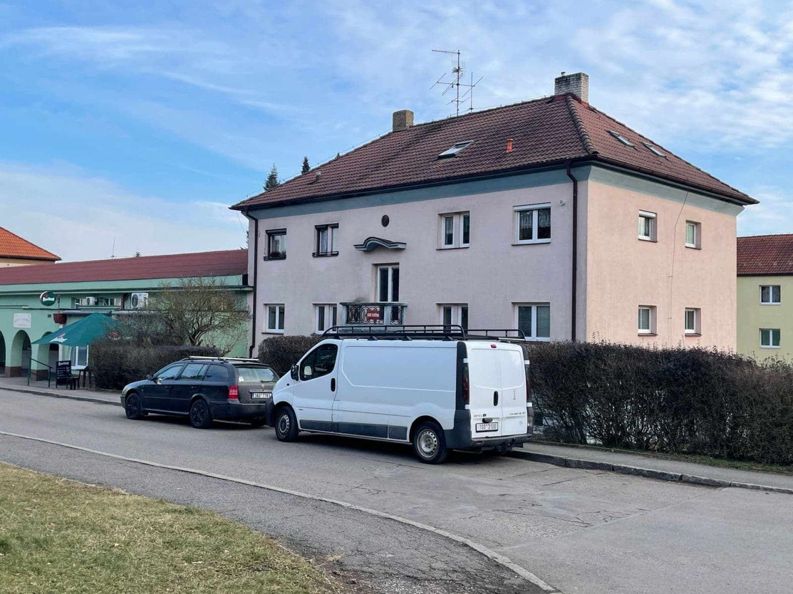 Pronájem bytu 2+1 52 m², 5. května, Mníšek pod Brdy, Středočeský kraj Pronájem bytu 2+1 52 m², 5. května, Mníšek pod Brdy, Středočeský kraj