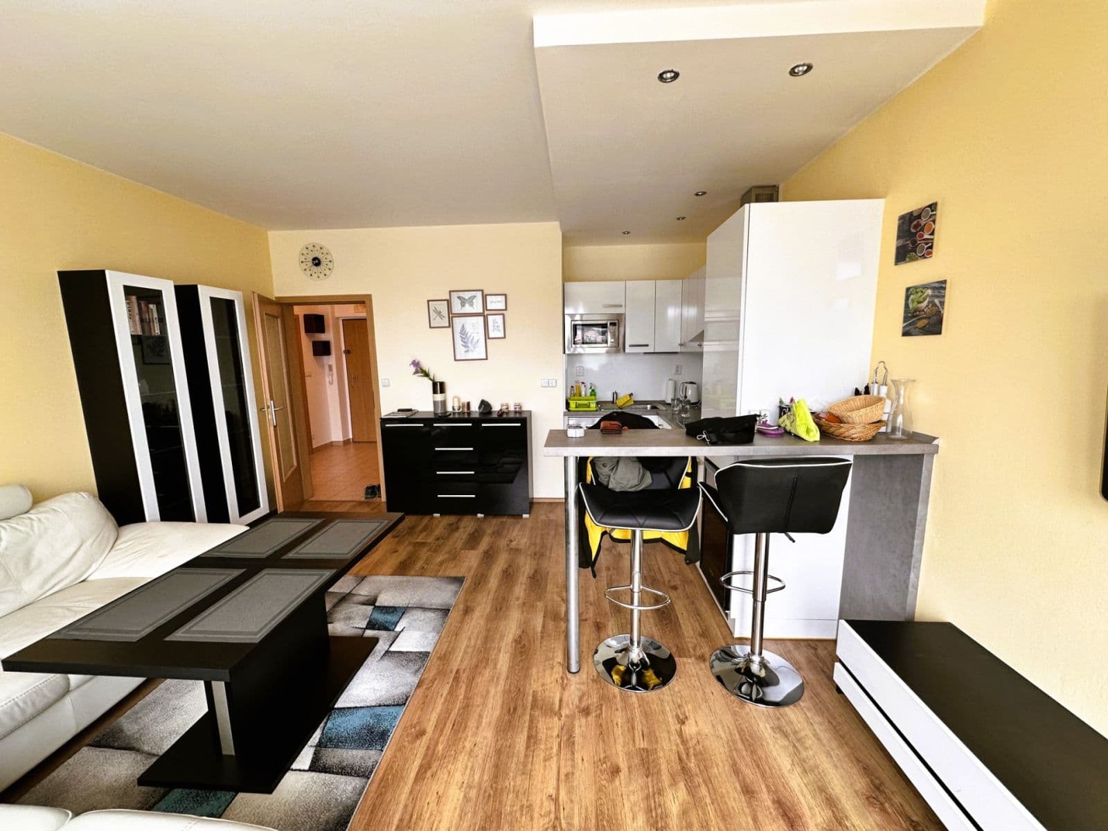 Pronájem bytu 2+kk 48 m², Jeřabinová, Praha, Praha Pronájem bytu 2+kk 48 m², Jeřabinová, Praha, Praha