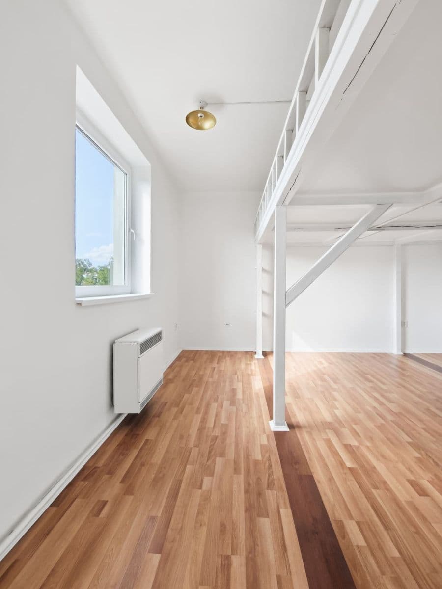 Prodej bytu 1+1 34 m², Vrchlického náměstí, Rakovník, Středočeský kraj Prodej bytu 1+1 34 m², Vrchlického náměstí, Rakovník, Středočeský kraj