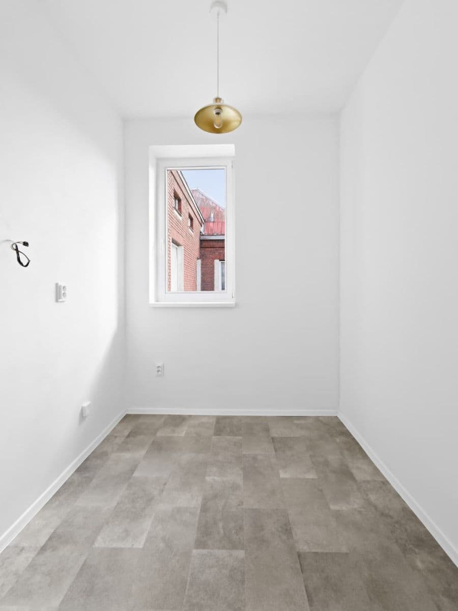 Prodej bytu 1+1 34 m², Vrchlického náměstí, Rakovník, Středočeský kraj Prodej bytu 1+1 34 m², Vrchlického náměstí, Rakovník, Středočeský kraj