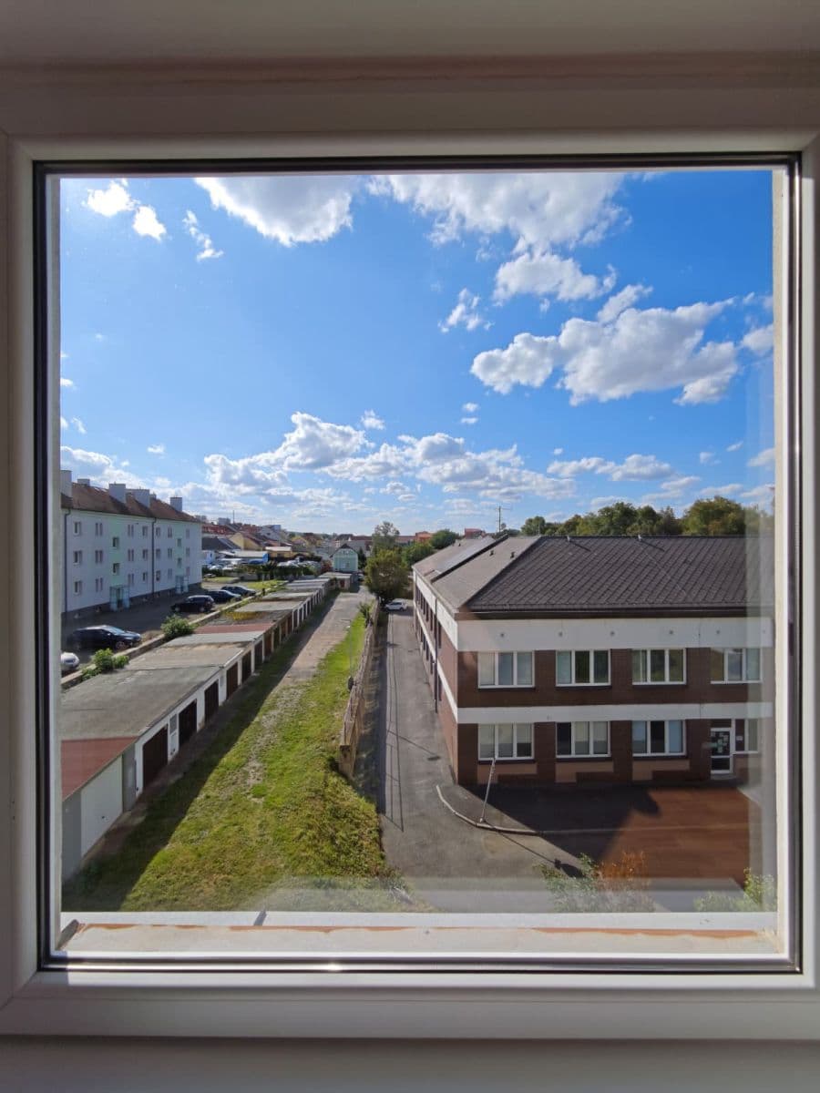 Prodej bytu 1+1 34 m², Vrchlického náměstí, Rakovník, Středočeský kraj Prodej bytu 1+1 34 m², Vrchlického náměstí, Rakovník, Středočeský kraj