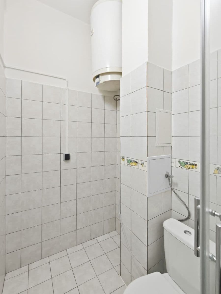 Prodej bytu 1+1 34 m², Vrchlického náměstí, Rakovník, Středočeský kraj Prodej bytu 1+1 34 m², Vrchlického náměstí, Rakovník, Středočeský kraj