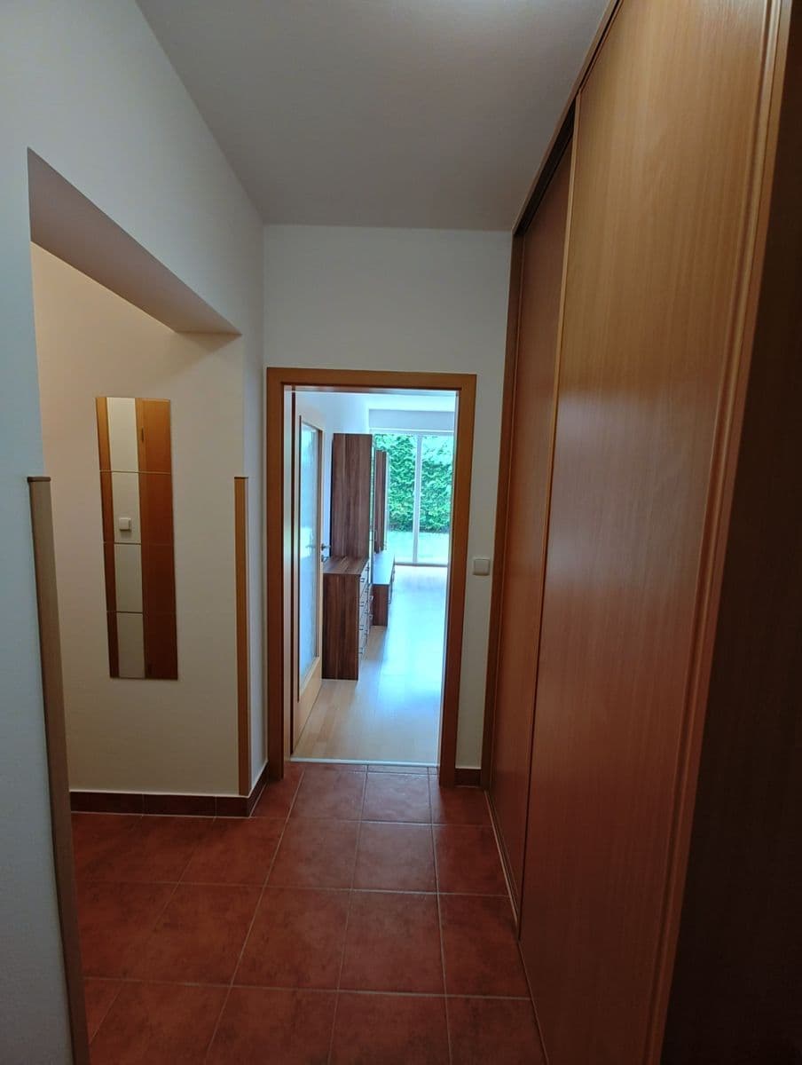 Pronájem bytu 2+kk 53 m², Lysolajská, Horoměřice, Středočeský kraj Pronájem bytu 2+kk 53 m², Lysolajská, Horoměřice, Středočeský kraj