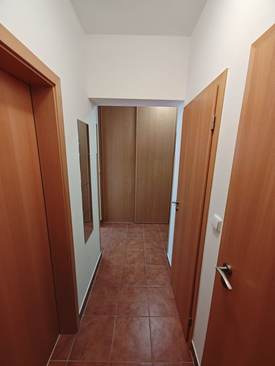 Pronájem bytu 2+kk 53 m², Lysolajská, Horoměřice, Středočeský kraj Pronájem bytu 2+kk 53 m², Lysolajská, Horoměřice, Středočeský kraj