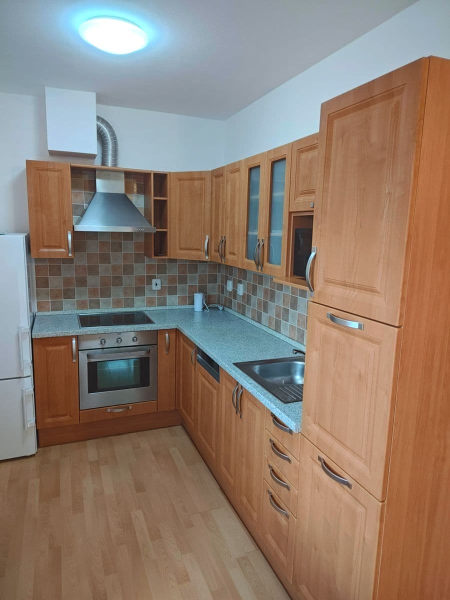 Pronájem bytu 2+kk 53 m², Lysolajská, Horoměřice, Středočeský kraj Pronájem bytu 2+kk 53 m², Lysolajská, Horoměřice, Středočeský kraj