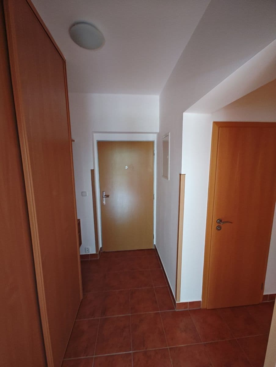 Pronájem bytu 2+kk 53 m², Lysolajská, Horoměřice, Středočeský kraj Pronájem bytu 2+kk 53 m², Lysolajská, Horoměřice, Středočeský kraj
