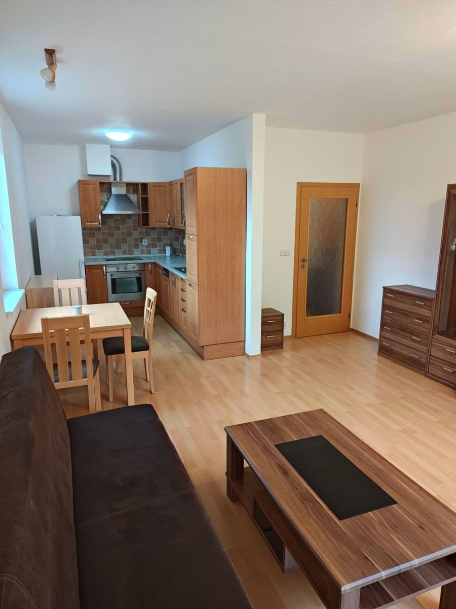 Pronájem bytu 2+kk 53 m², Lysolajská, Horoměřice, Středočeský kraj Pronájem bytu 2+kk 53 m², Lysolajská, Horoměřice, Středočeský kraj