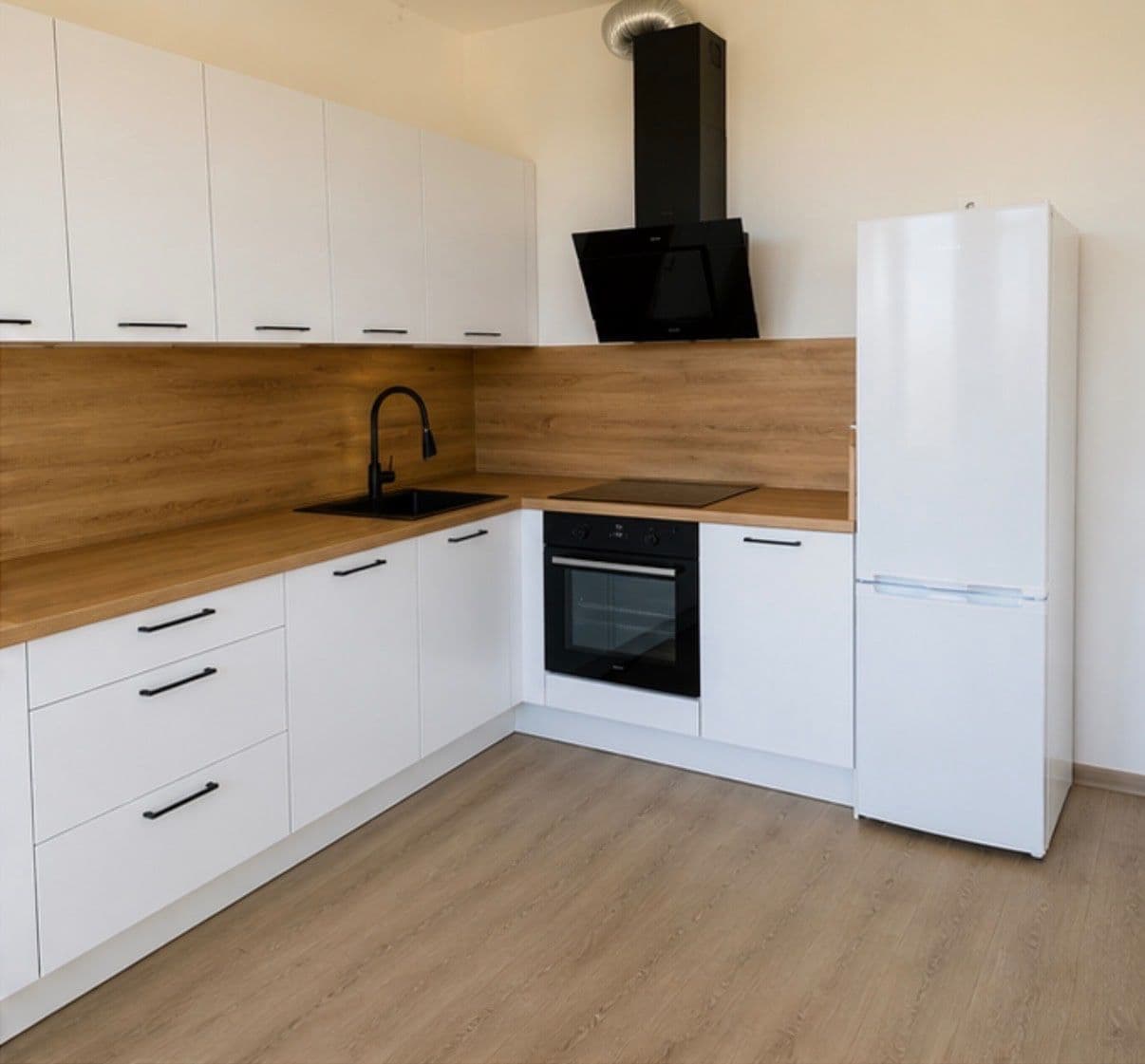 Pronájem bytu 2+kk 60 m², Augustina Lukeše, Brandýs nad Labem-Stará Boleslav, Středočeský kraj Pronájem bytu 2+kk 60 m², Augustina Lukeše, Brandýs nad Labem-Stará Boleslav, Středočeský kraj