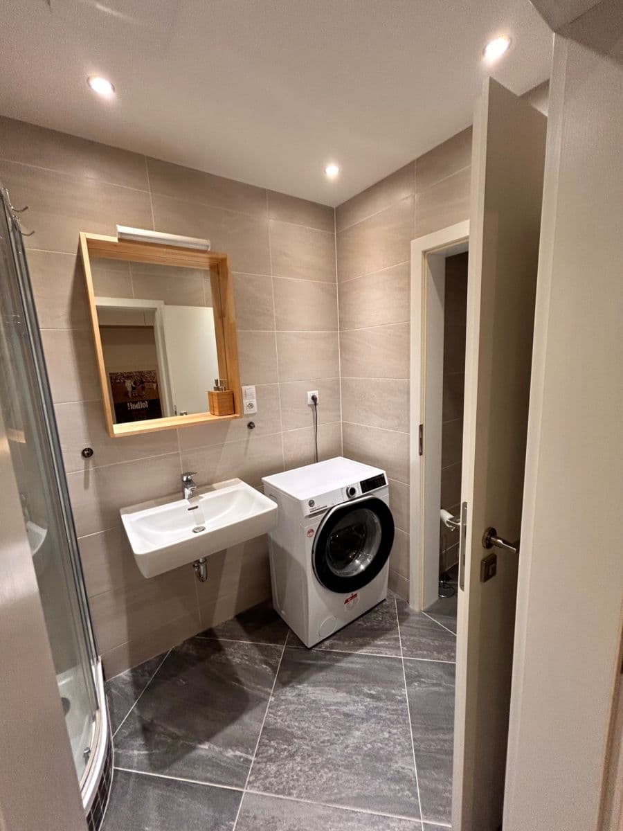 Pronájem bytu Garsoniéra 35 m², Olšanská, Praha, Praha Pronájem bytu Garsoniéra 35 m², Olšanská, Praha, Praha