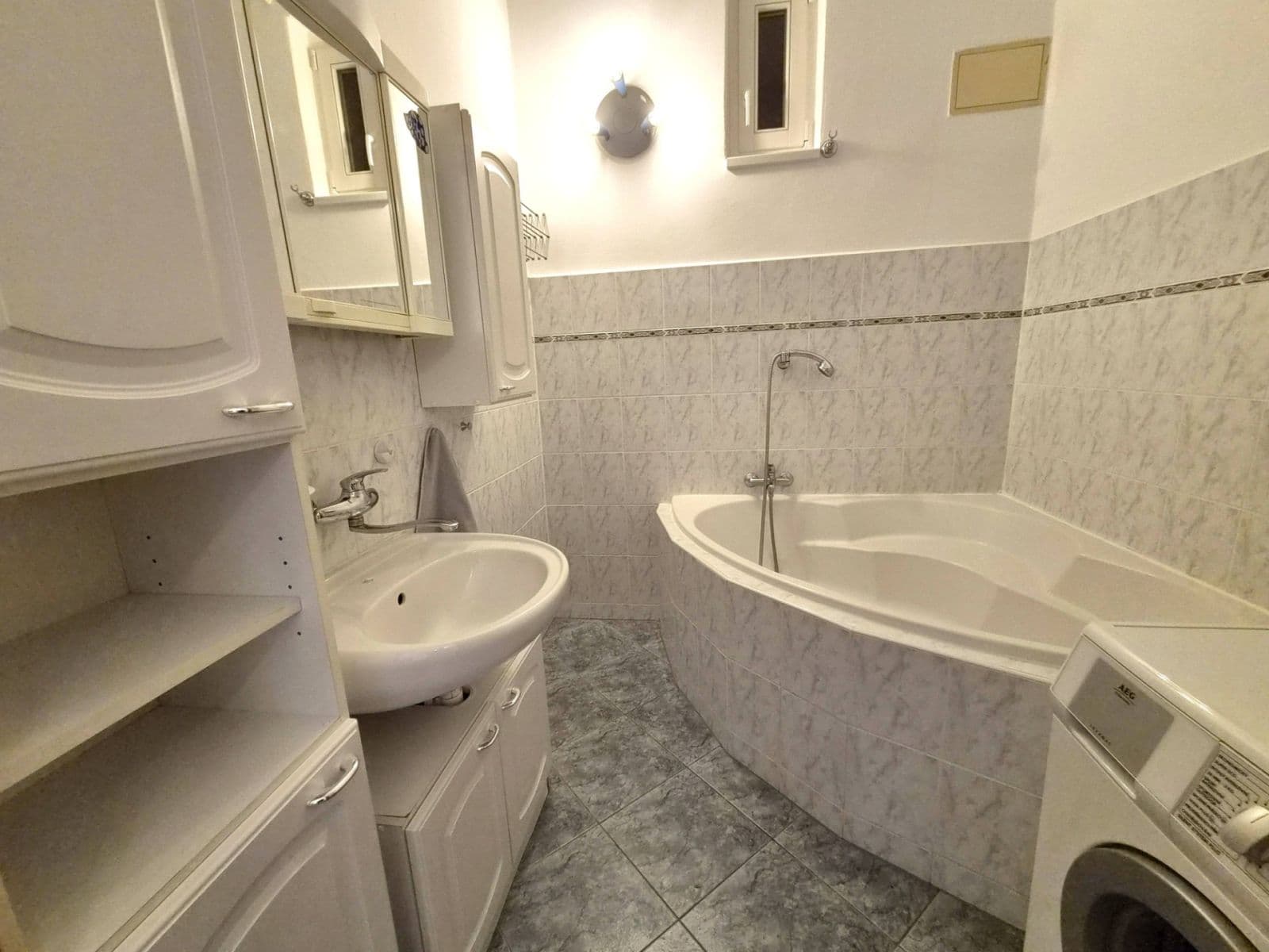 Pronájem bytu 2+1 82 m², U Letenského sadu, Praha, Praha Pronájem bytu 2+1 82 m², U Letenského sadu, Praha, Praha