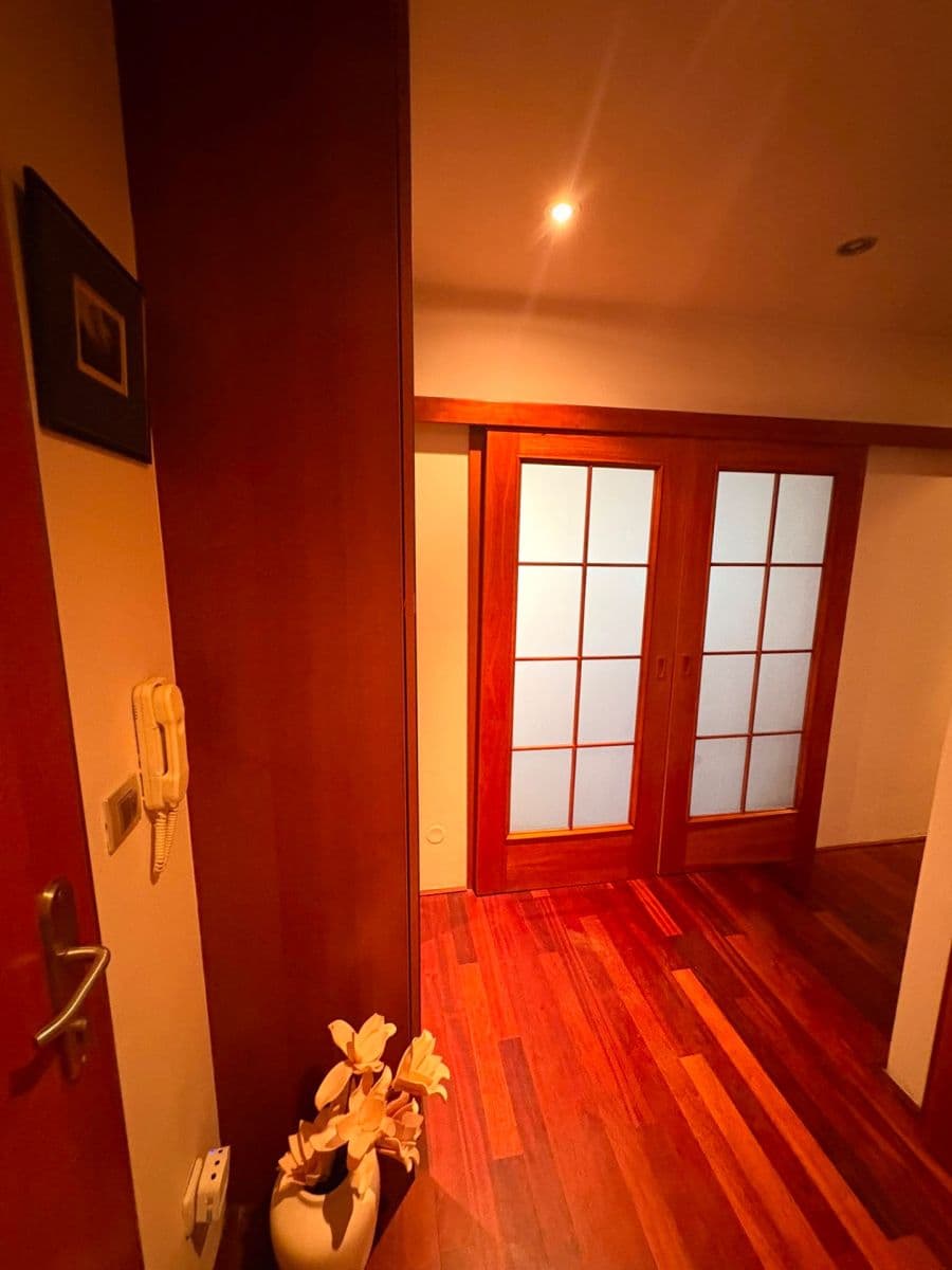 Pronájem bytu 2+1 87 m², Ruská, Praha, Praha Pronájem bytu 2+1 87 m², Ruská, Praha, Praha