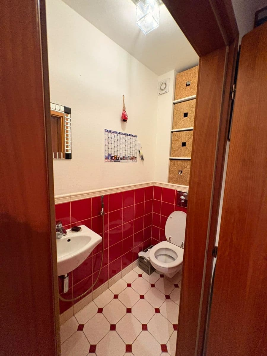 Pronájem bytu 2+1 87 m², Ruská, Praha, Praha Pronájem bytu 2+1 87 m², Ruská, Praha, Praha