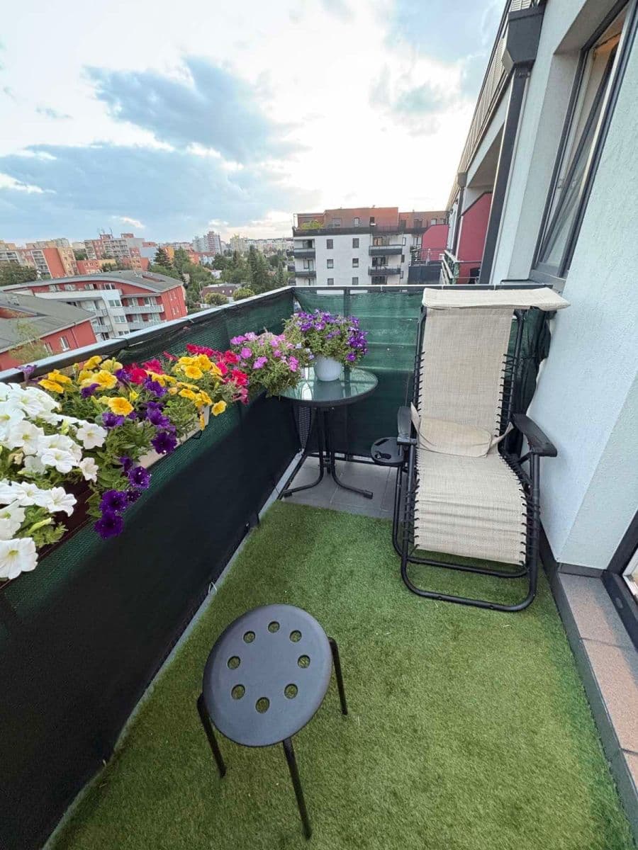 Prodej bytu 1+kk 43 m², Škrábkových, Praha, Praha Prodej bytu 1+kk 43 m², Škrábkových, Praha, Praha