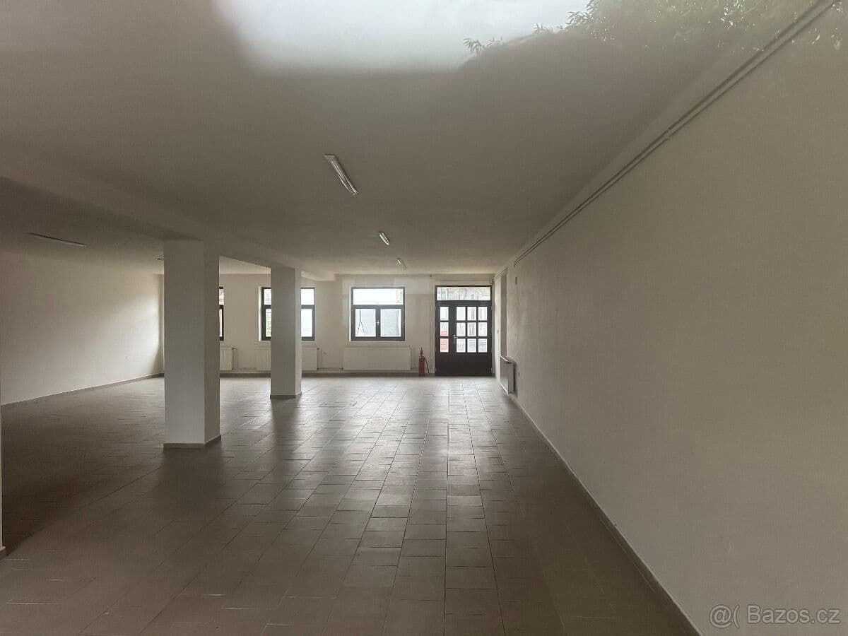 Pronájem nebytového prostoru 185 m², Zahradní, Rakvice, Jihomoravský kraj Pronájem nebytového prostoru 185 m², Zahradní, Rakvice, Jihomoravský kraj