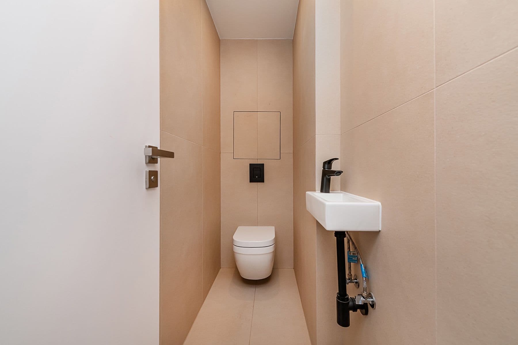 Prodej bytu 2+kk 41 m², Jakutská, Praha, Praha Prodej bytu 2+kk 41 m², Jakutská, Praha, Praha