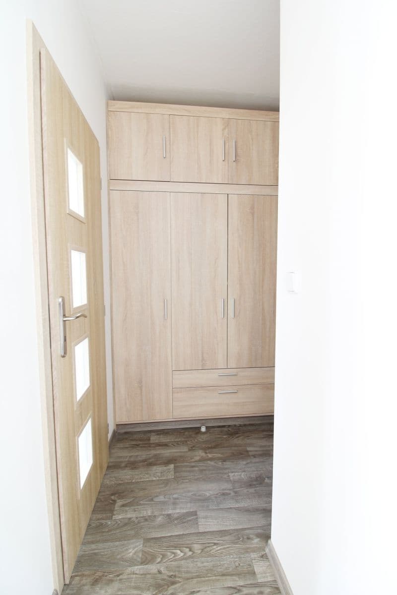 Pronájem bytu 2+kk 40 m², Vitry, Kladno, Středočeský kraj Pronájem bytu 2+kk 40 m², Vitry, Kladno, Středočeský kraj