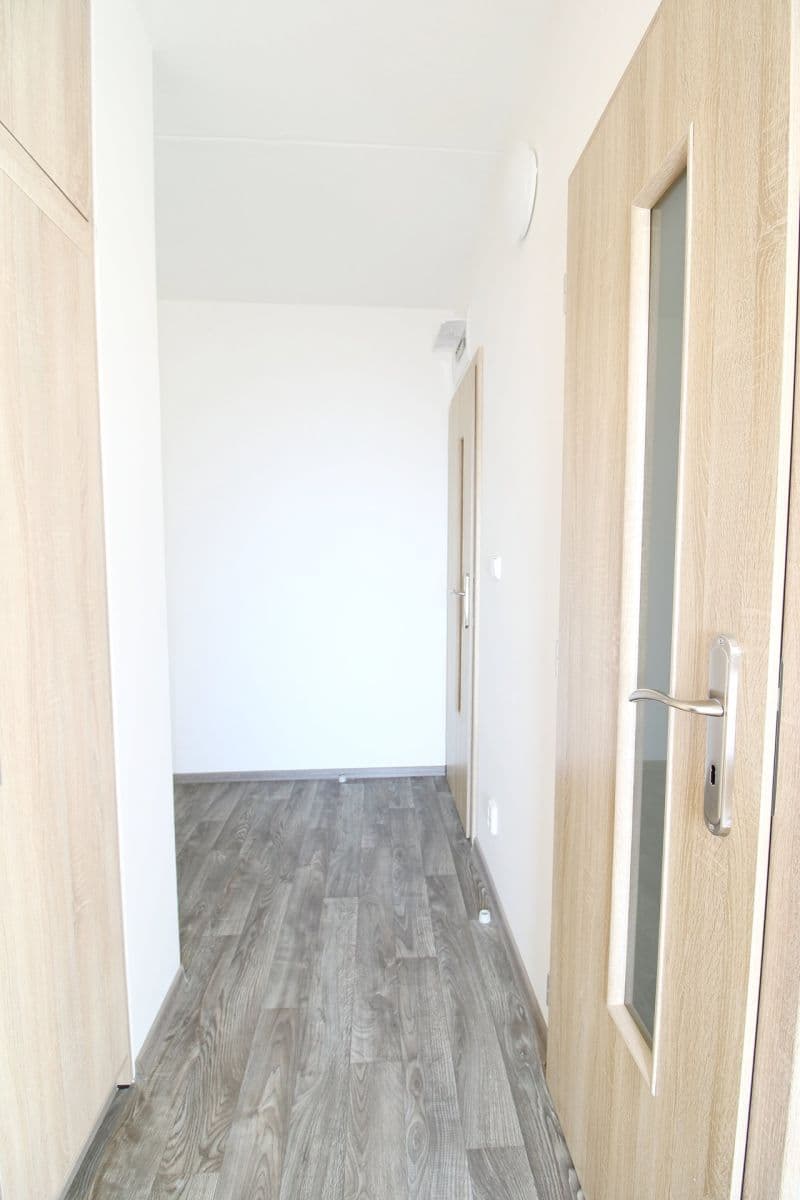 Pronájem bytu 2+kk 40 m², Vitry, Kladno, Středočeský kraj Pronájem bytu 2+kk 40 m², Vitry, Kladno, Středočeský kraj