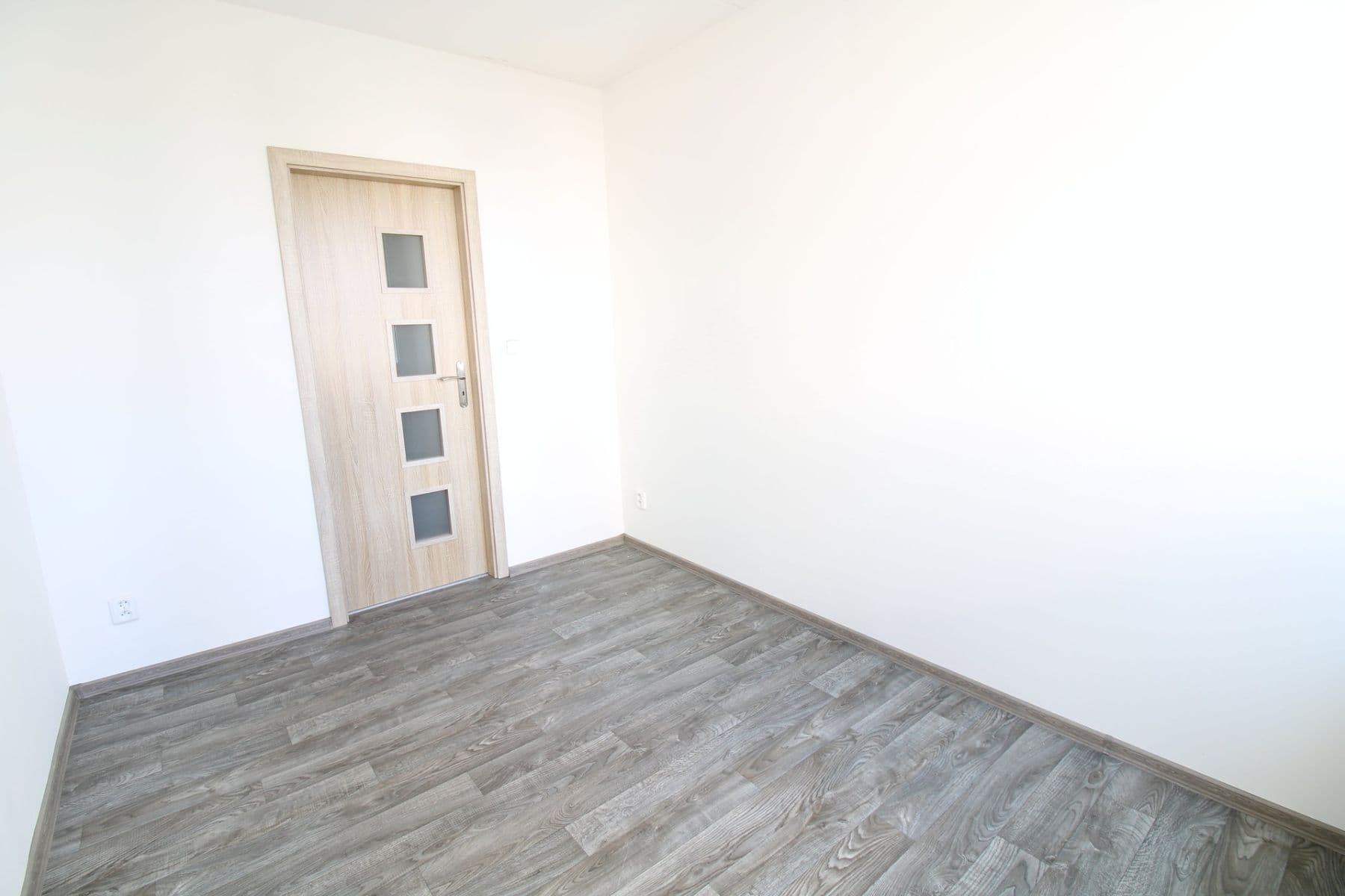 Pronájem bytu 2+kk 40 m², Vitry, Kladno, Středočeský kraj Pronájem bytu 2+kk 40 m², Vitry, Kladno, Středočeský kraj
