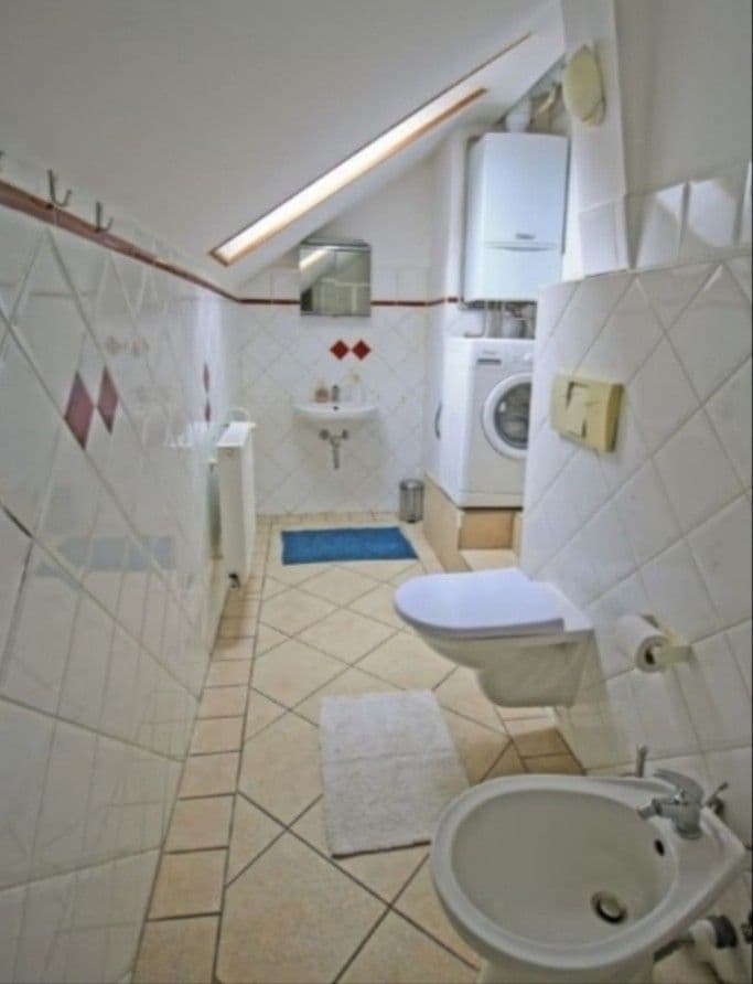 Pronájem bytu 1+kk 30 m², Jeronýmova, Praha, Praha Pronájem bytu 1+kk 30 m², Jeronýmova, Praha, Praha