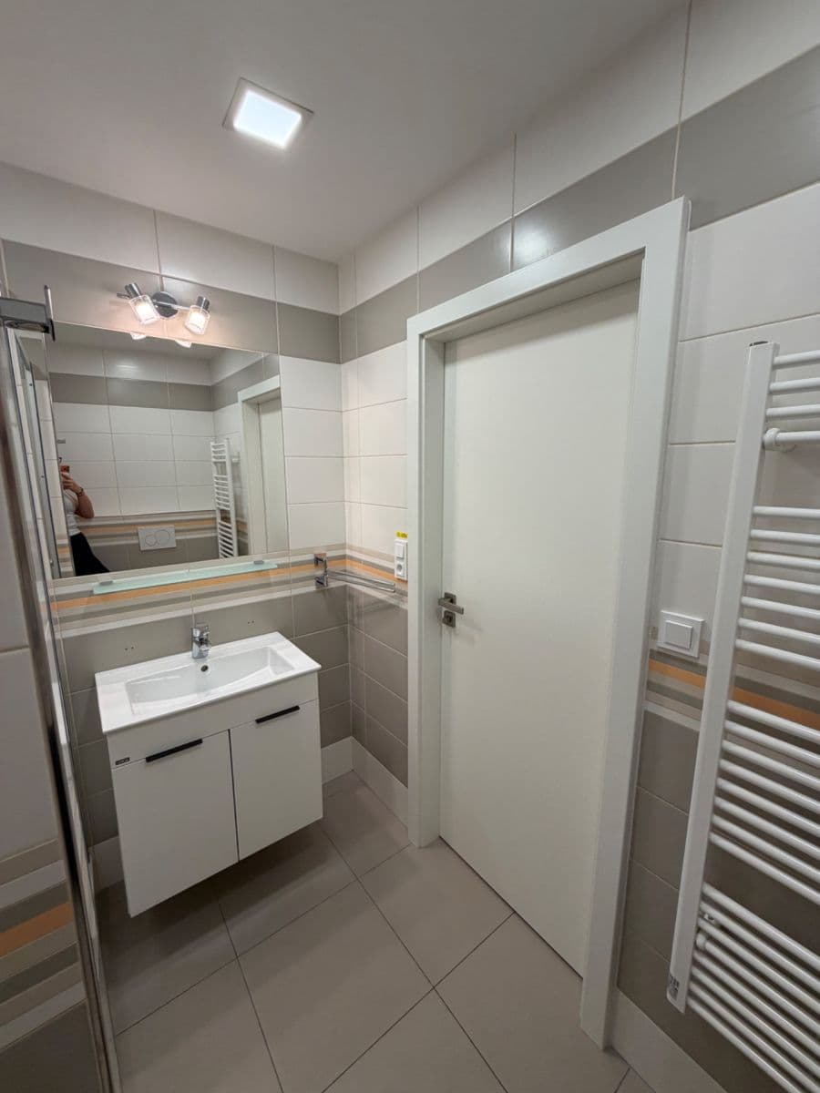 Pronájem bytu 2+kk 45 m², Mádrova, Praha, Praha Pronájem bytu 2+kk 45 m², Mádrova, Praha, Praha