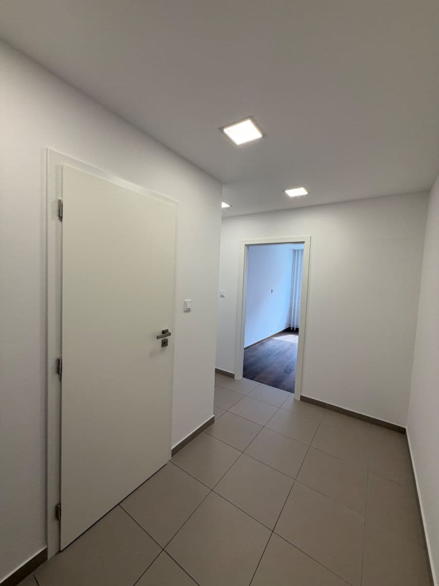 Pronájem bytu 2+kk 45 m², Mádrova, Praha, Praha Pronájem bytu 2+kk 45 m², Mádrova, Praha, Praha